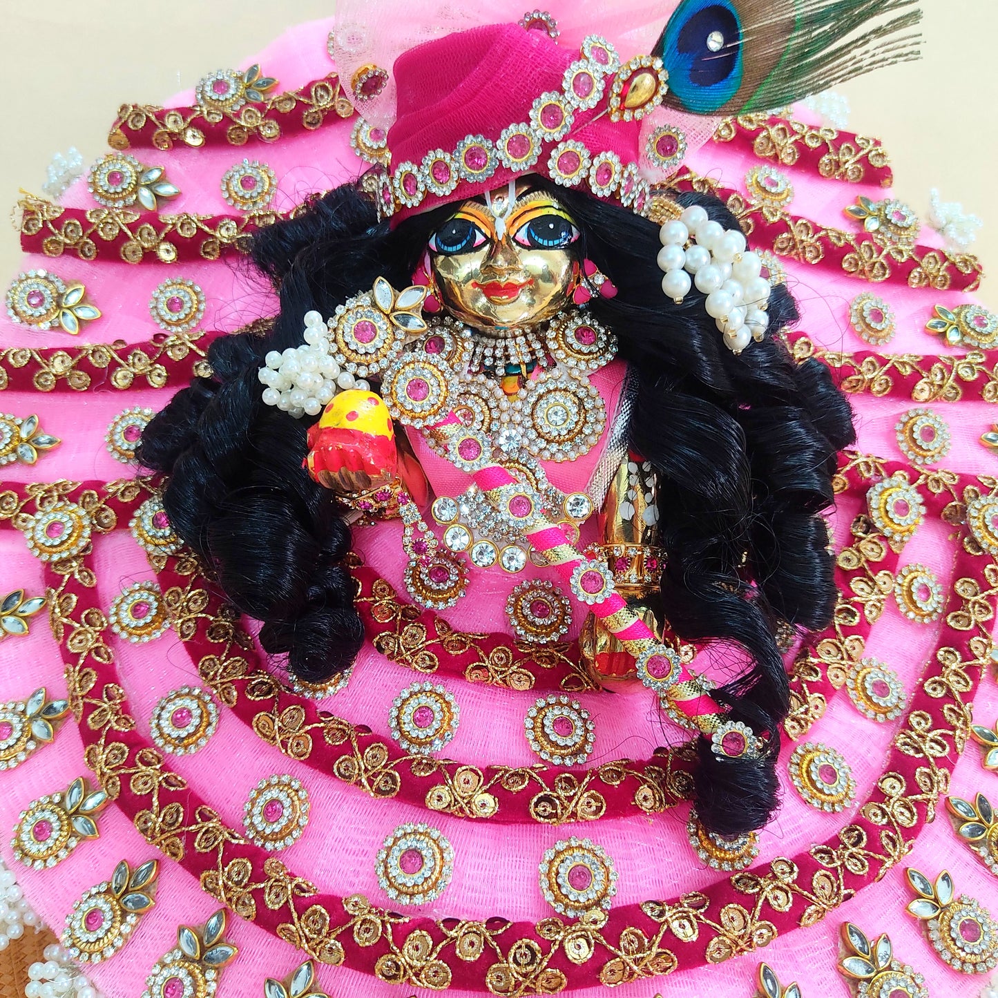 Pastel Pink Laddu Gopal Dress – Lace Detailing with Handcrafted Patches, Mukut & Full Shringar Set