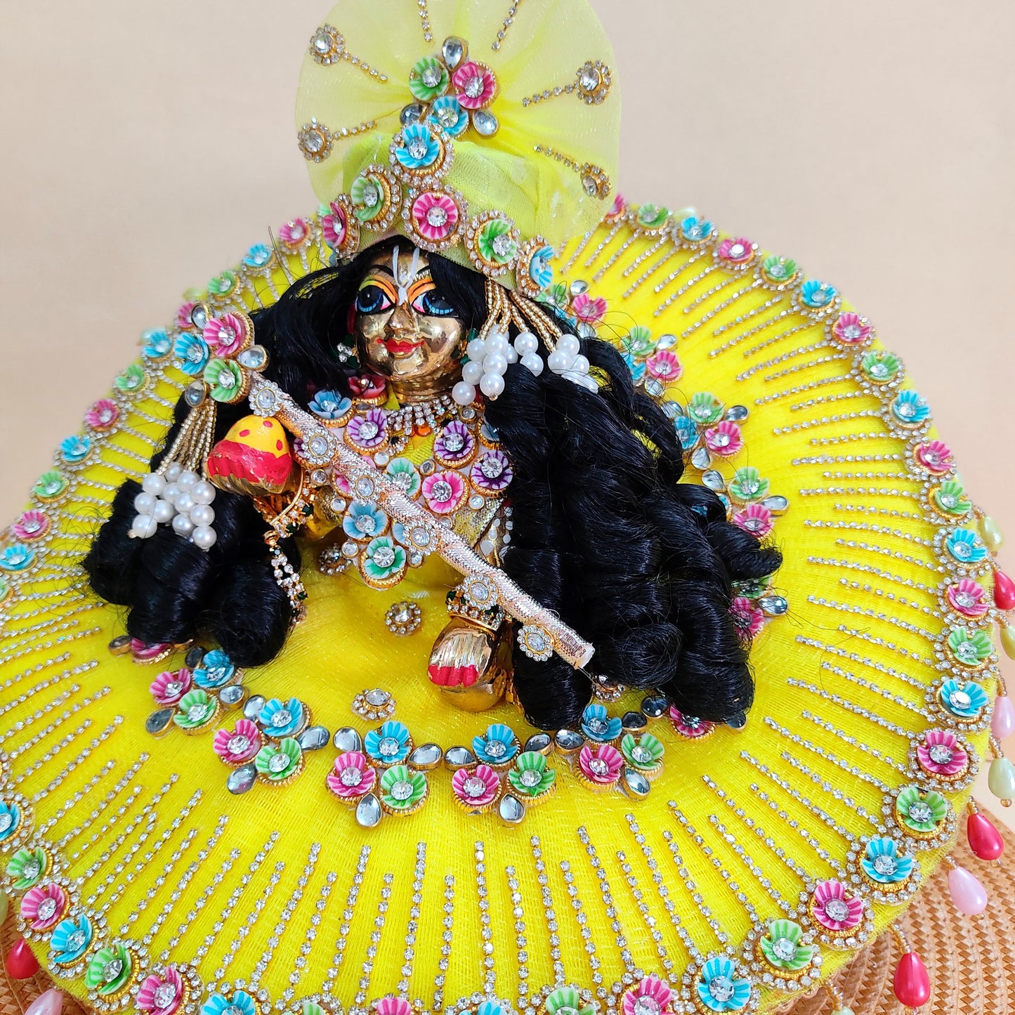 Elegant Lemon Yellow Gopal Ji Outfit – Multicolor Floral Work with Diamond Chain Detailing with Mukut, Patakha Set, Bansuri & Full Shringar Set