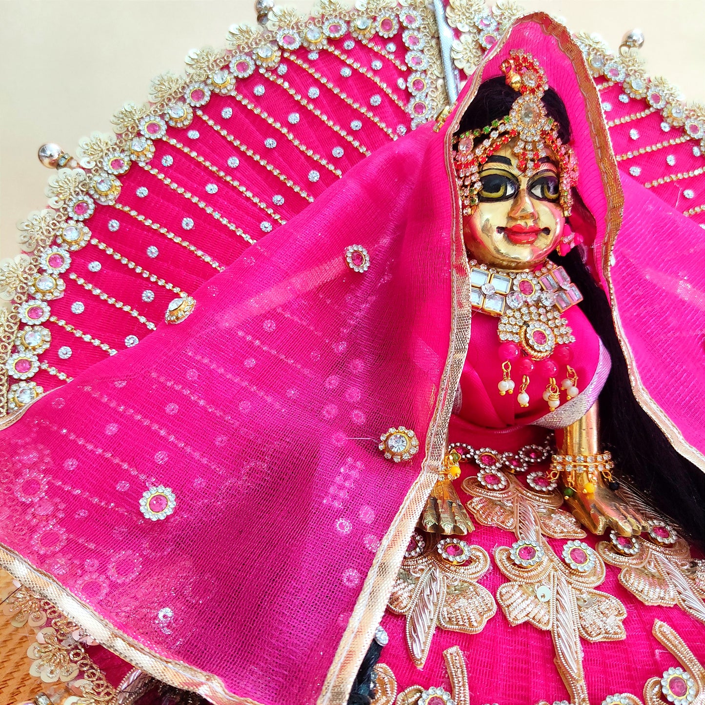 Royal Rani Pink Krishna Poshak – Beautiful Zari Patch and Bead Details with Matching Dupatta & Full Shringar Set