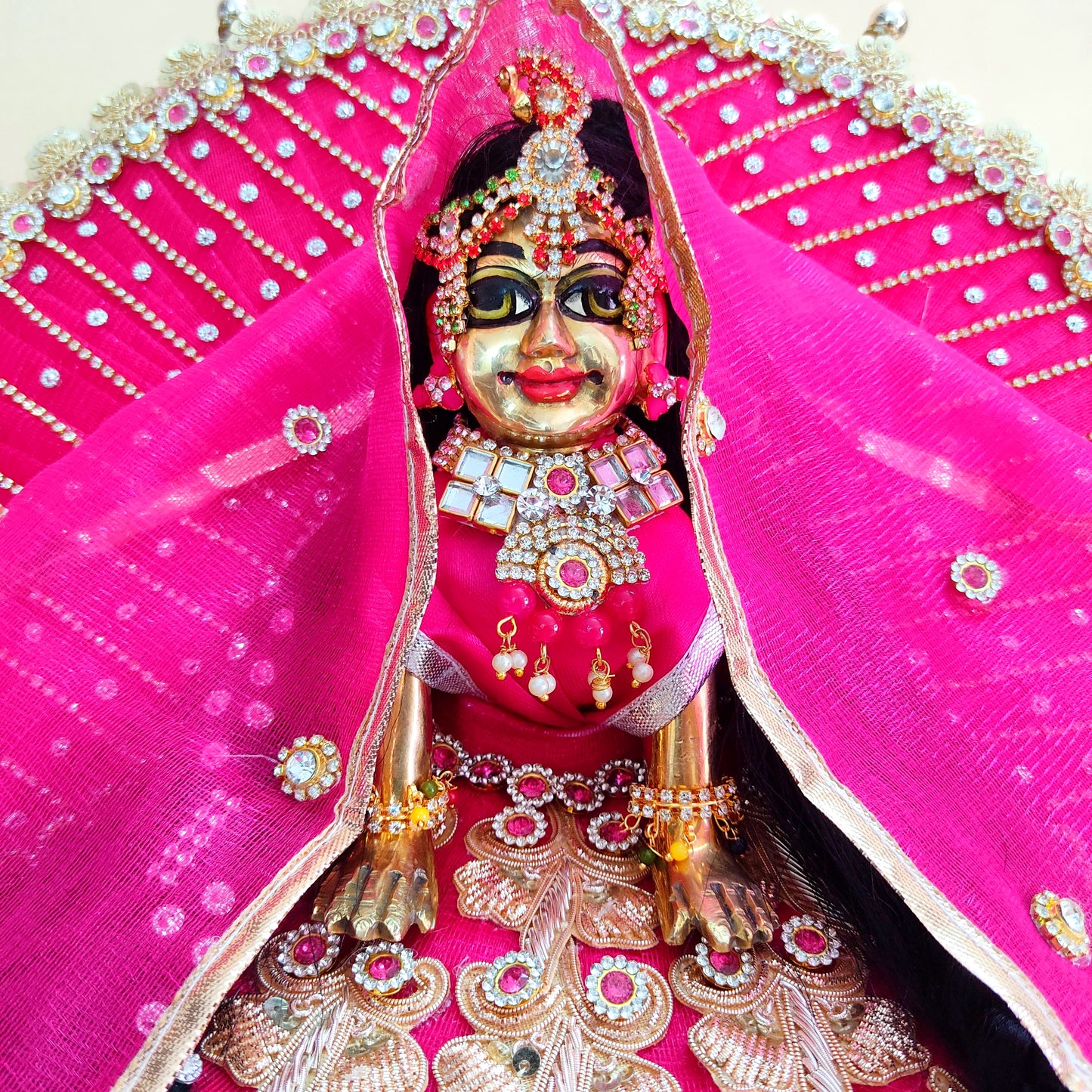 Royal Rani Pink Krishna Poshak – Beautiful Zari Patch and Bead Details with Matching Dupatta & Full Shringar Set