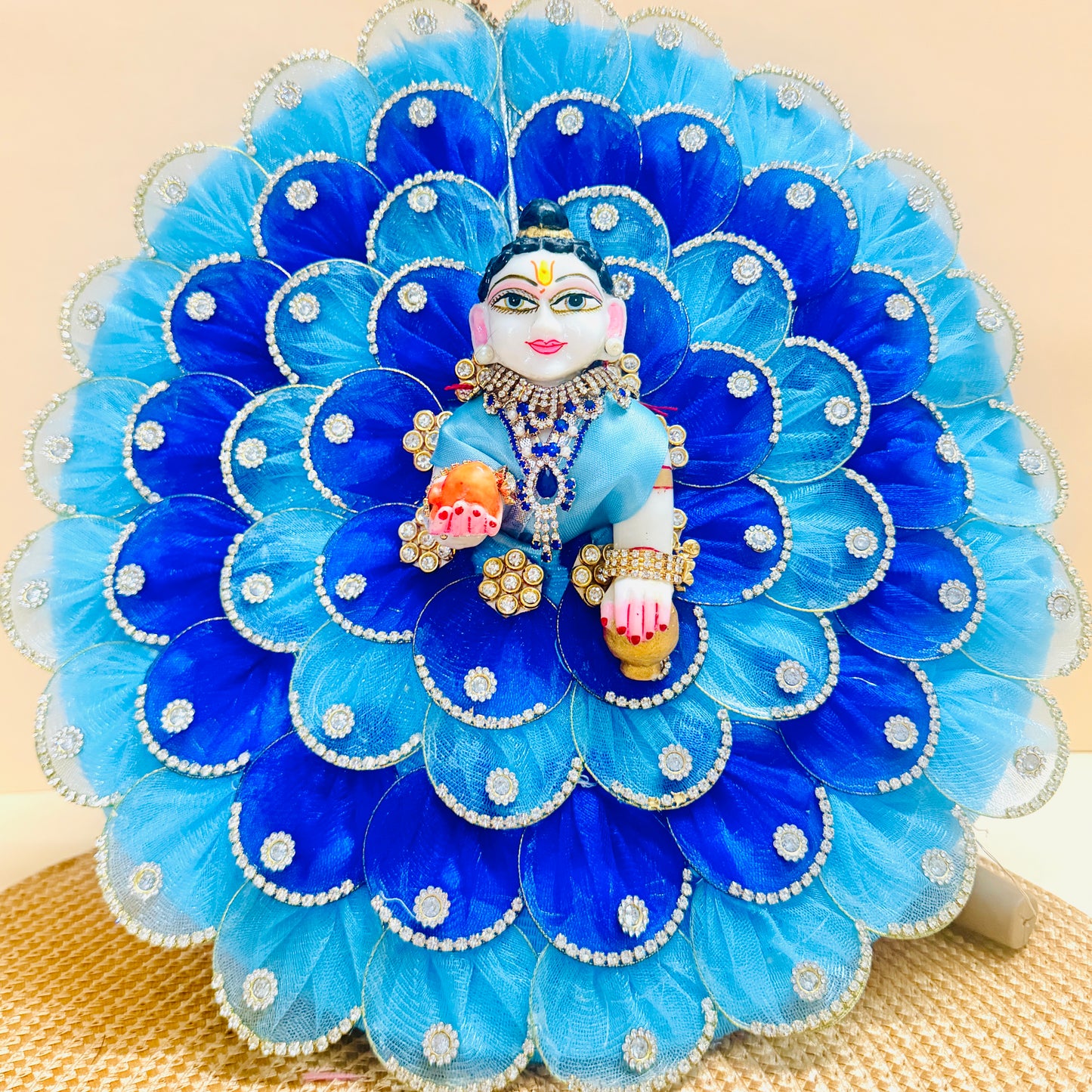 Two-in-One LED Light Laddu Gopal Dress with Mukut, Bansuri & Surprise Gift