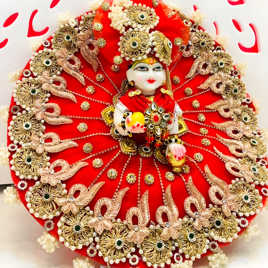 Traditional Red Kanha Ji Poshak – Intricate Zari & Golden Patch Dress with Matching Mukut & Full Shringar Set