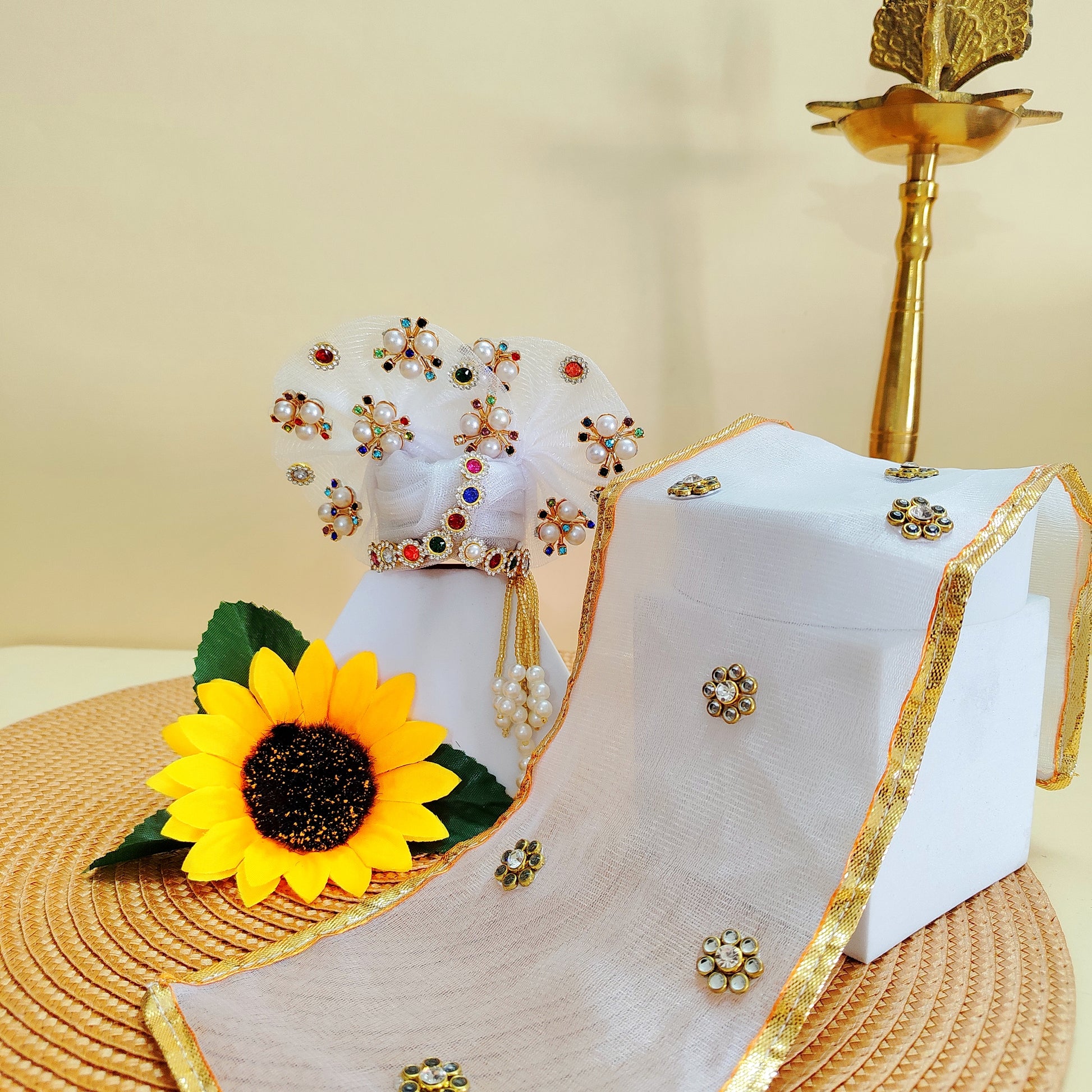 Laddu Gopal shringar set with pearl Mukut